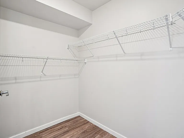 Sarazin Flats II — Photo 19
