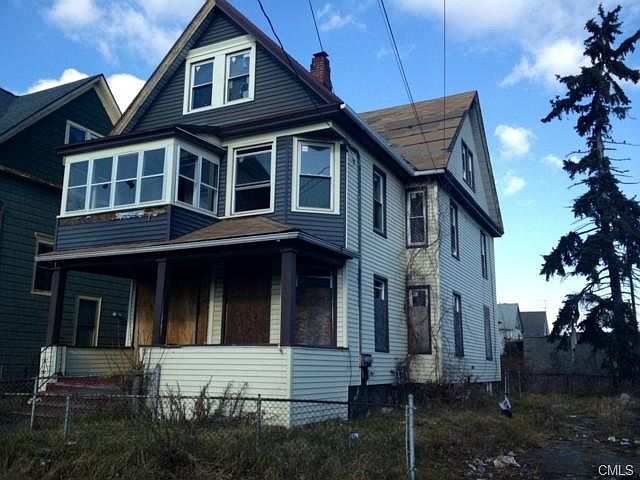2nd image of 469 Connecticut Ave