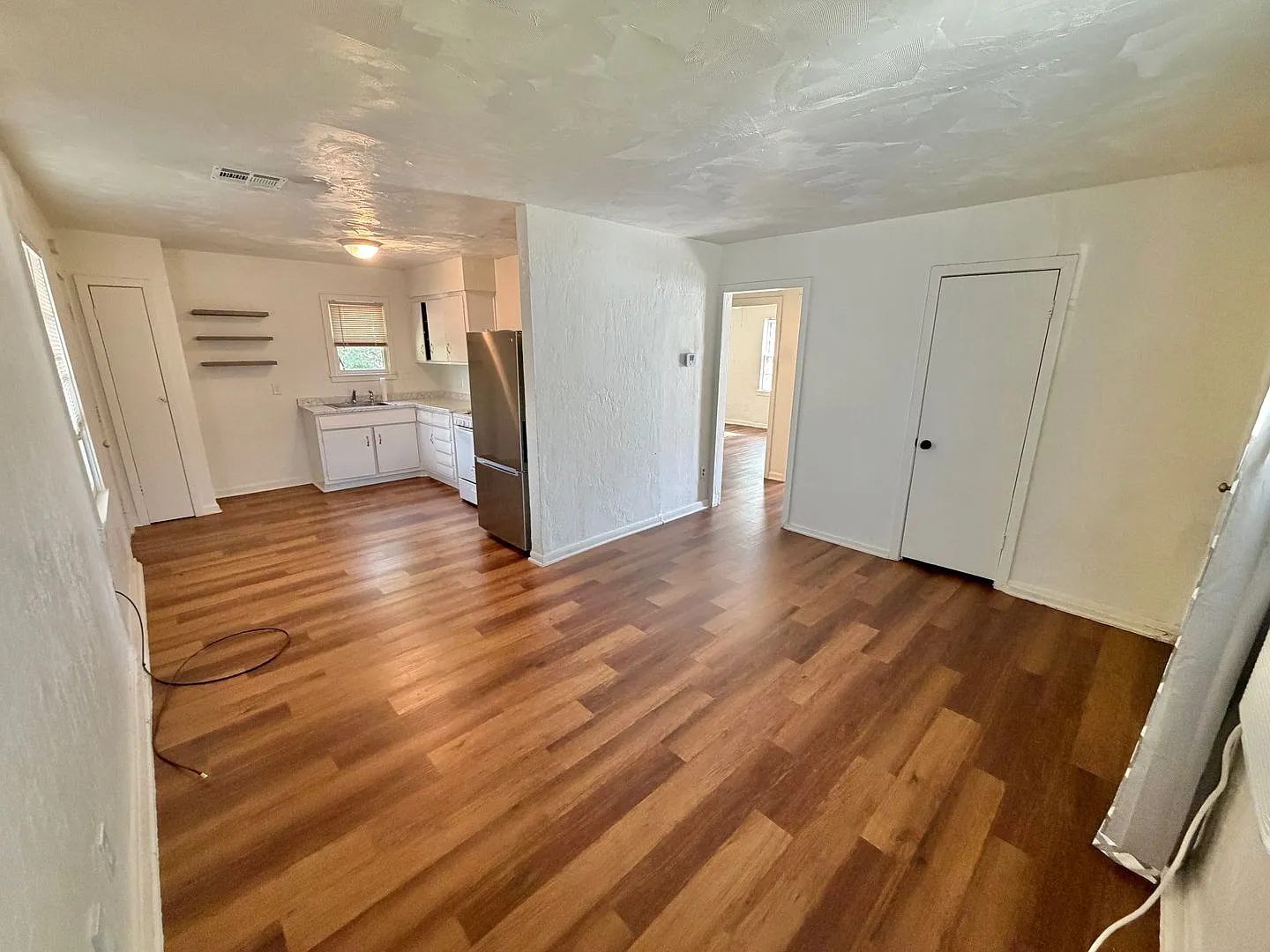 2 bed 1 bath cute home — Photo 3