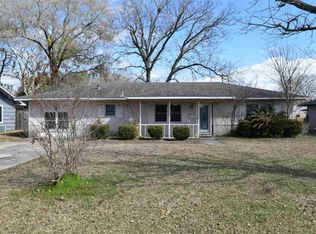 124 N 31st St, Nederland, TX 77627