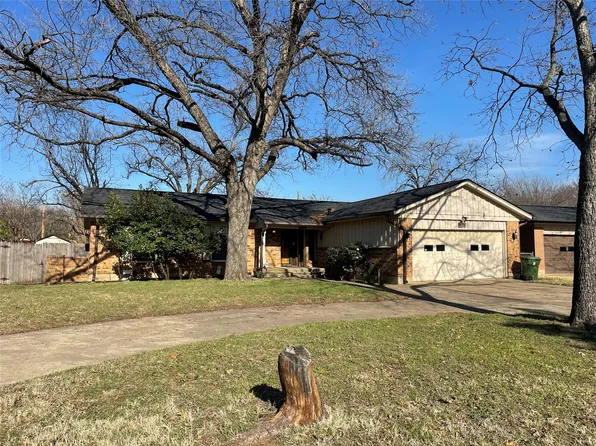 936 Barbara Ann Dr, Hurst, TX 76053