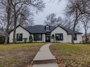 1125 NW Renfro St, Burleson, TX 76028