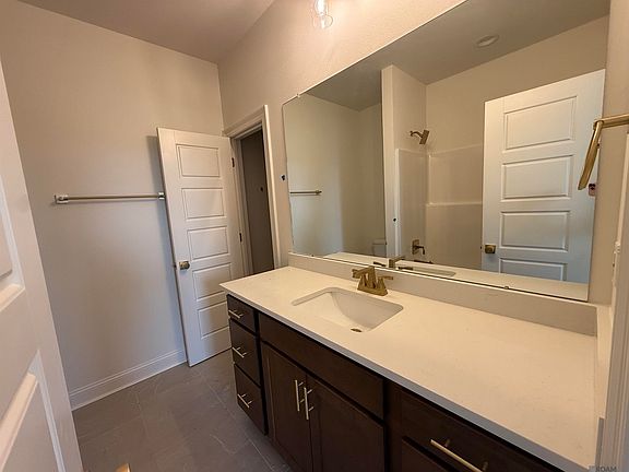 4th image of 9120 Parkway Dr