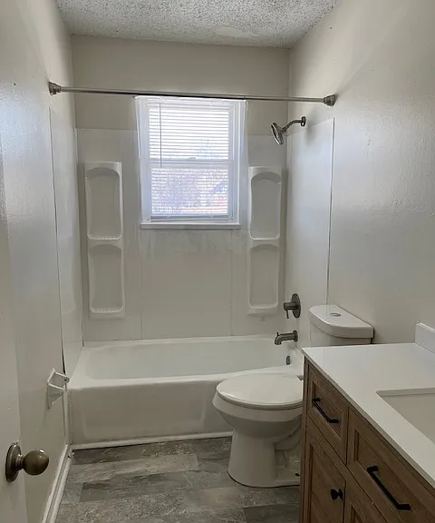 644 N Hocker Ave — Photo 5