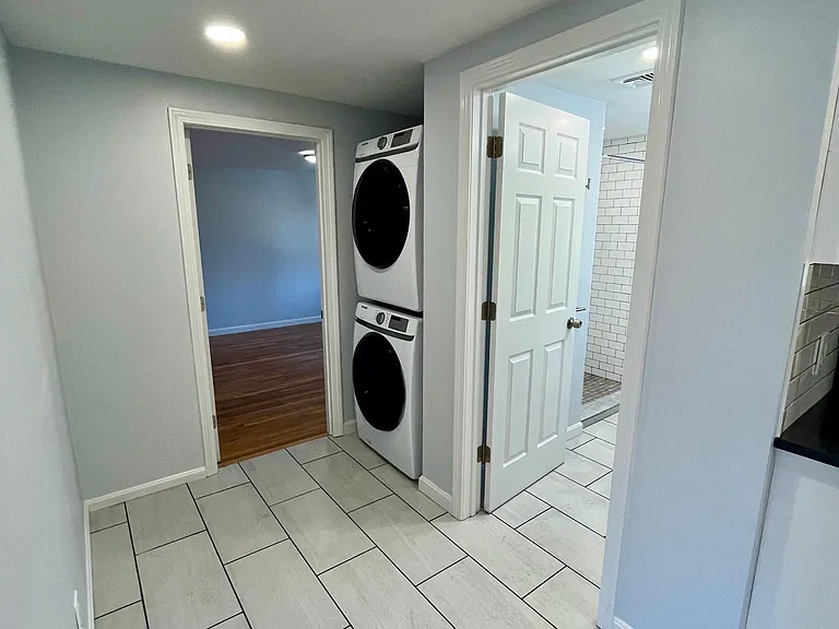 200 Bulgarmarsh Rd #7 — Photo 5