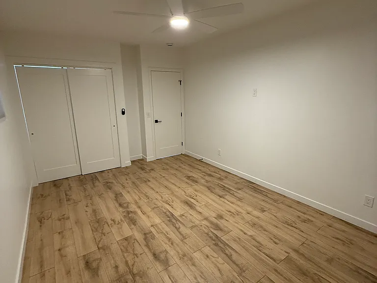 1509 N Hollywood Way #C — Photo 28