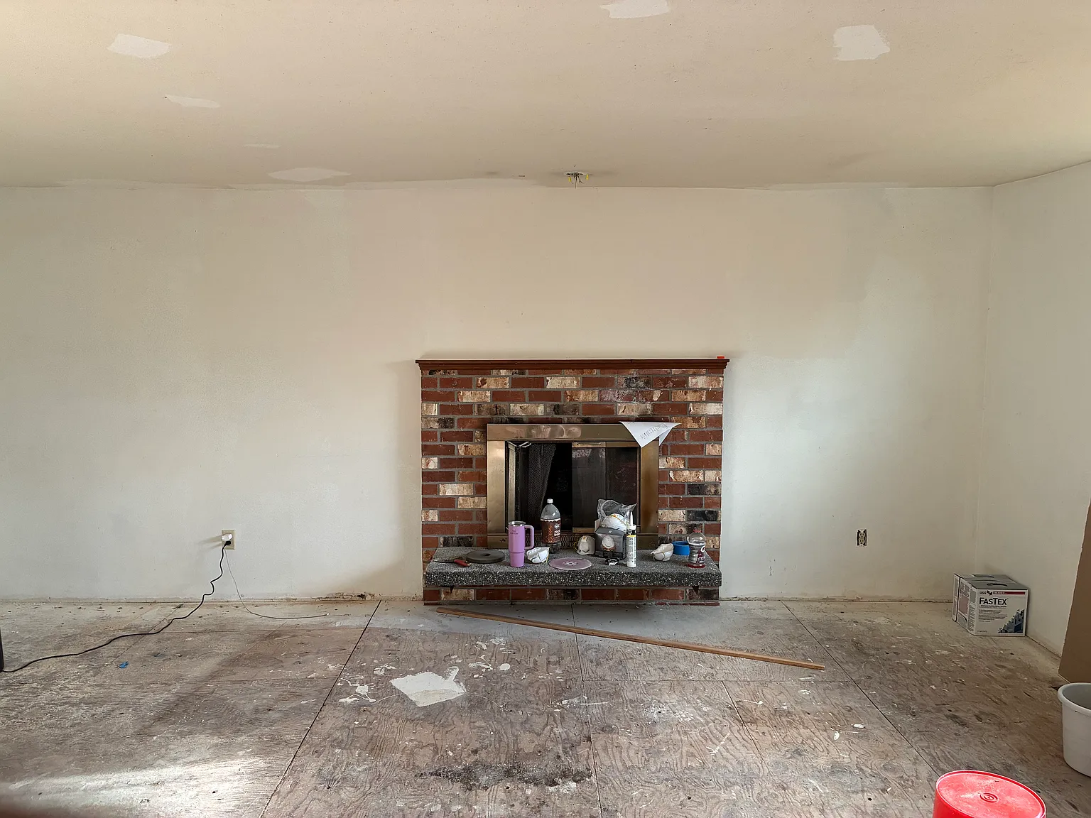 4 bed, 2.5 bath, 2200 sqft, $3,250 — Photo 3