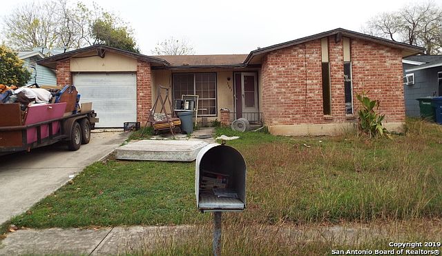 1st image of 3043 Moss Spring Dr