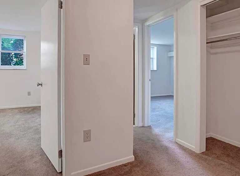 Corliss Apartments — Photo 6