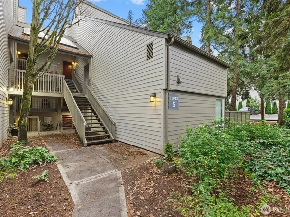 11815 93rd Lane NE #203, Kirkland, WA 98034