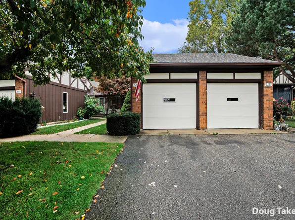 2259 Radcliff Cir SE, Grand Rapids, MI 49546