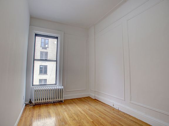 4th image of 239 W 72nd St APT 4R
