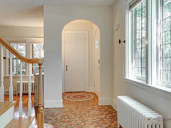 4th image of 326 W Greenwood Ave