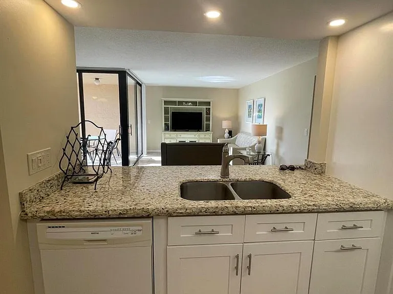 450 Egret Cir #9203 — Photo 3