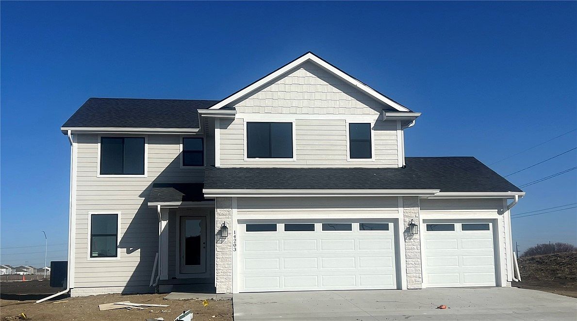 14203 N Valley Dr, Urbandale, IA 50323 | Zillow