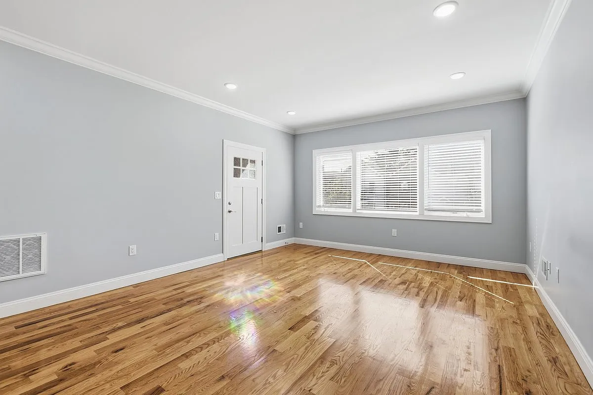 4 bed, $3,950 — Photo 2