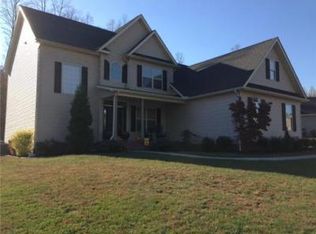 46 Killarney Rd, Winfield, WV 25213