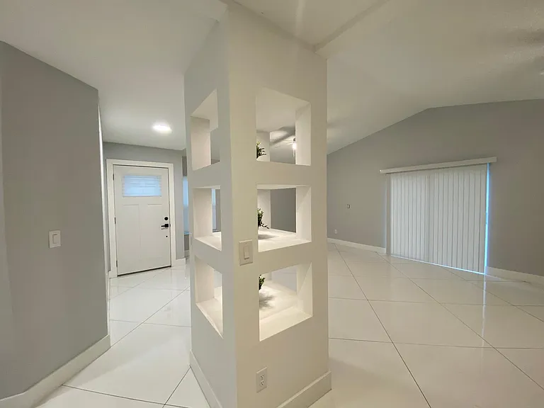 2032 Gregory Dr — Photo 23