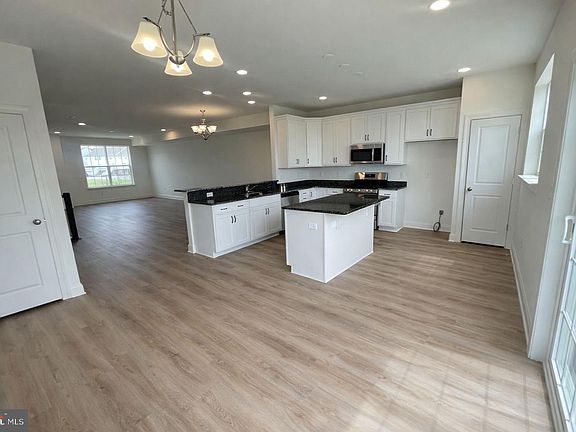 5th image of 442 Rederick Lane Elite Lot 70
