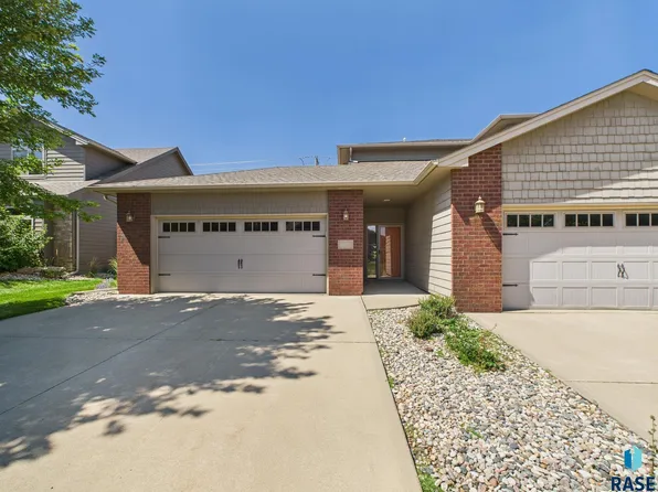 7549 S Grand Arbor Pl, Sioux Falls, SD 57108
