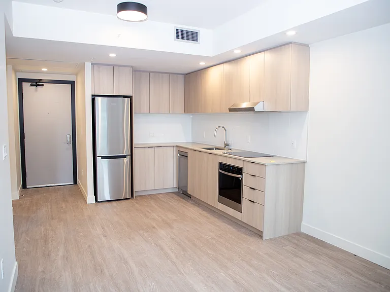 9873 King George Blvd — Photo 41