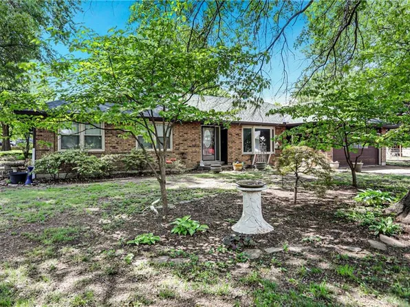 5 W 13th St, Eudora, KS 66025