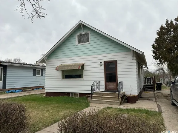 309 4th AVENUE SW, Eston, SK S0L 1A0