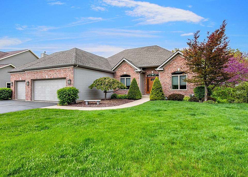1st image of 839 Woodland Dr