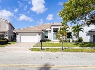 3847 Crestwood Cir, Fort Lauderdale, FL 33331