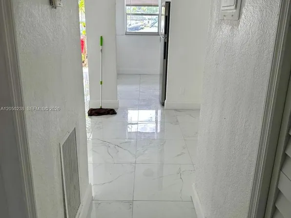 7101 SW 89th Ct APT 104, Miami, FL 33173