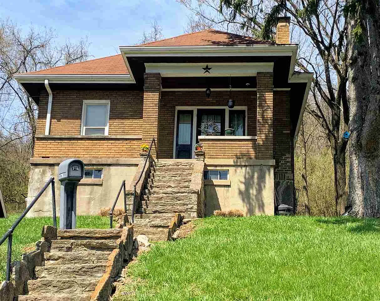718 Highland Ave photo 1