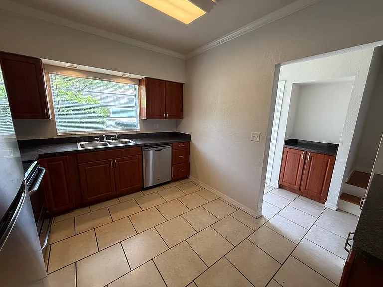 11710 Wesson Cir W — Photo 6