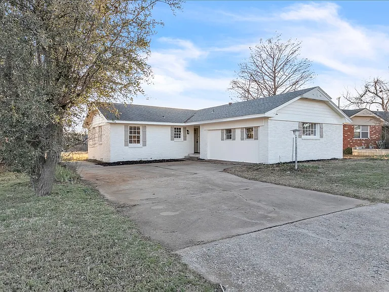 10313 N McKinley Ave — Photo 29