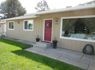 1048 Hemlock St, Prosser, WA 99350