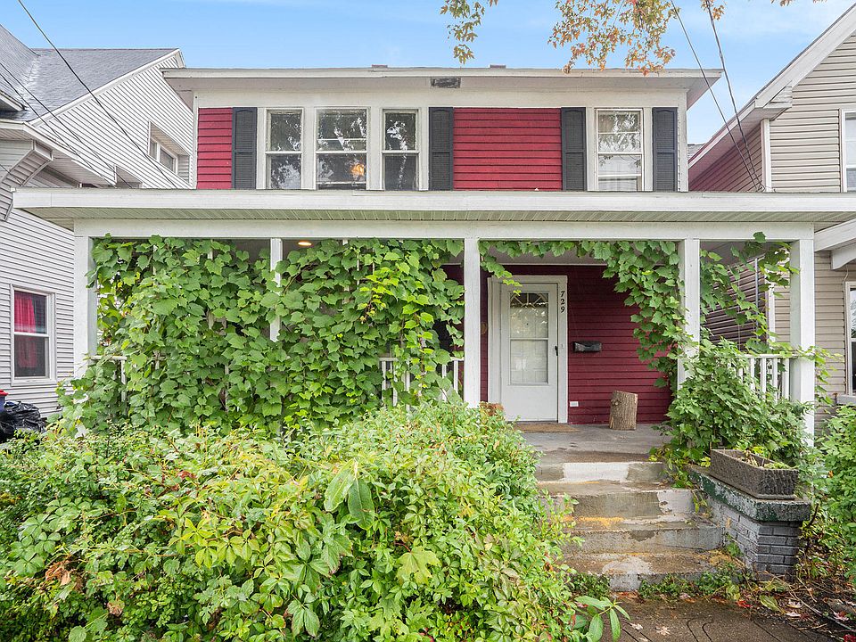 1st image of 729 Sheldon Ave SE