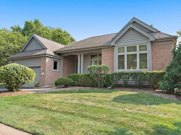 531 Vintage Dr, Lake In The Hills, IL 60156