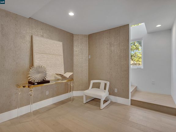 5th image of 127 Caminar Way