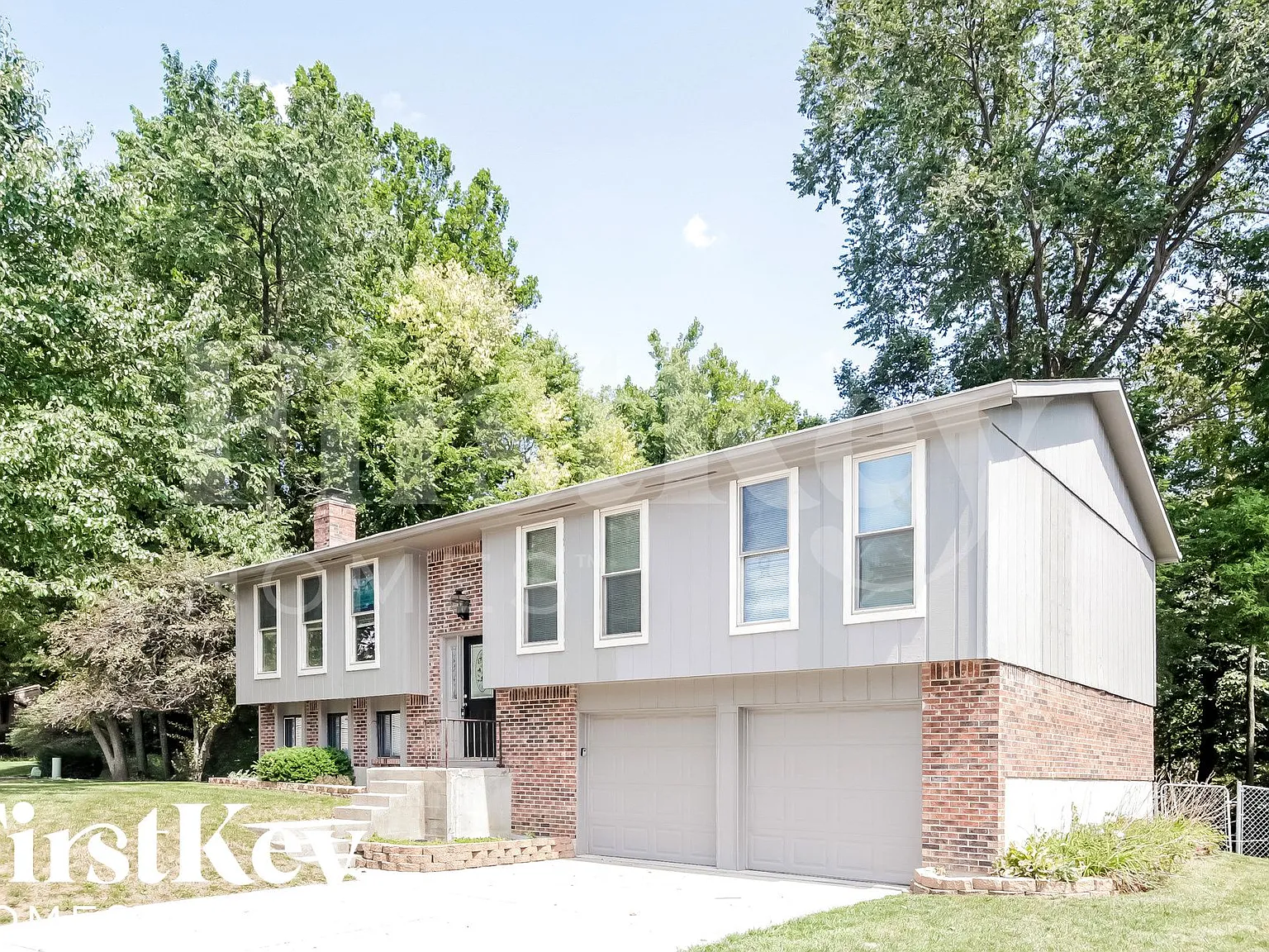 3 bed, 2.5 bath, 2345 sqft, $1,975 — Photo 2