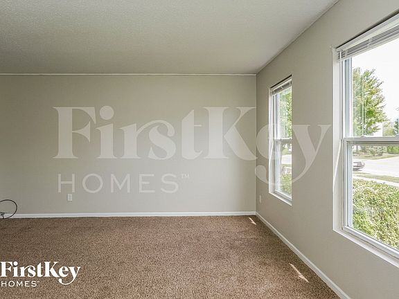 3rd image of 831 Olmsted Dr