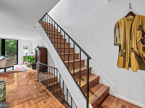 5th image of 308 W Lafayette Ave