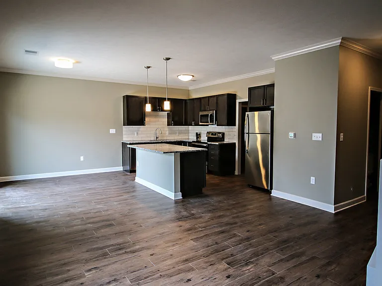 Summit Falls Apartments & Townhomes — Photo 36
