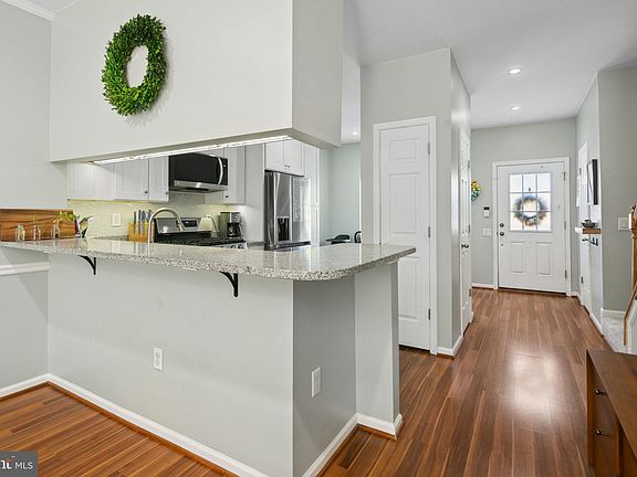 3rd image of 7203 Stover Ct
