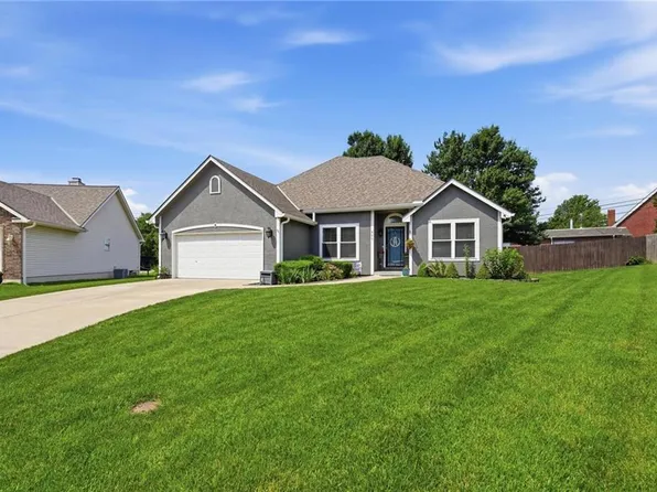 820 SW Benjamin Cir, Lees Summit, MO 64081