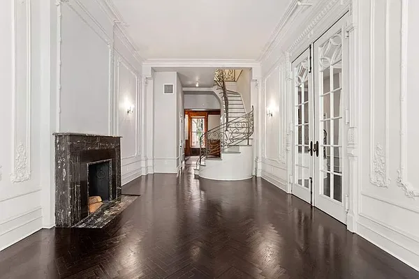 Rented by Sotheby's International Realty | media 25