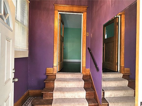 4th image of 121 Arden Ave