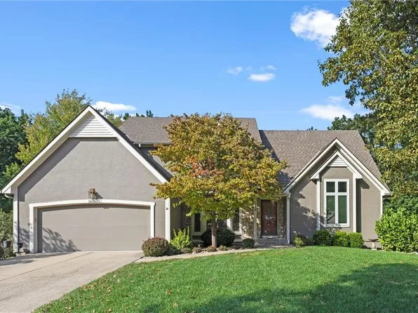 2616 NW Lookout Rdg, Lees Summit, MO 64081