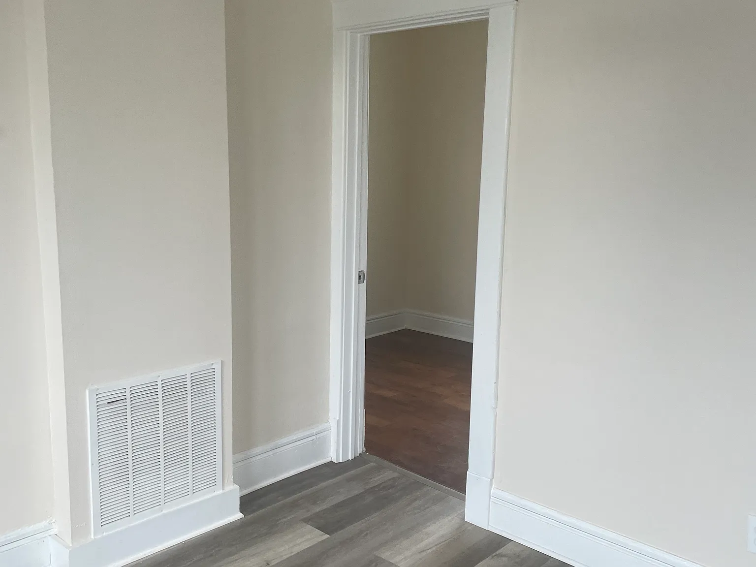 320 Monroe St — Photo 3