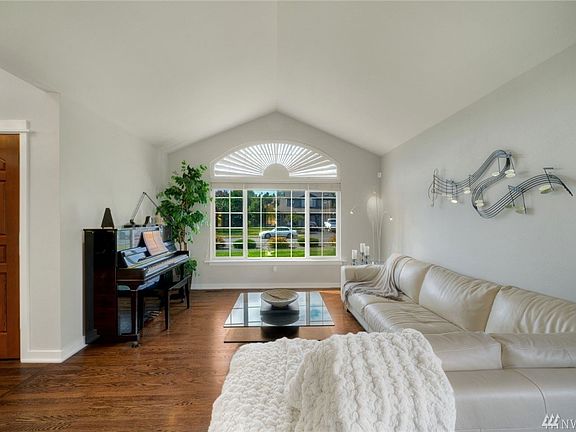 4th image of 3029 Christianson Ave