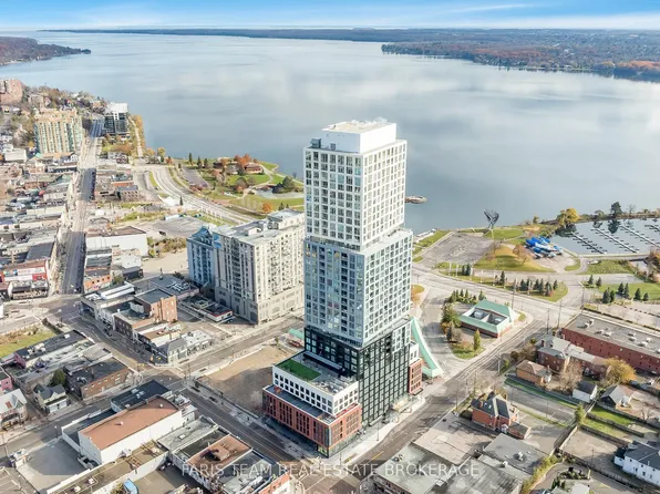 39 Mary St #3301, Barrie, ON L4N 1S9