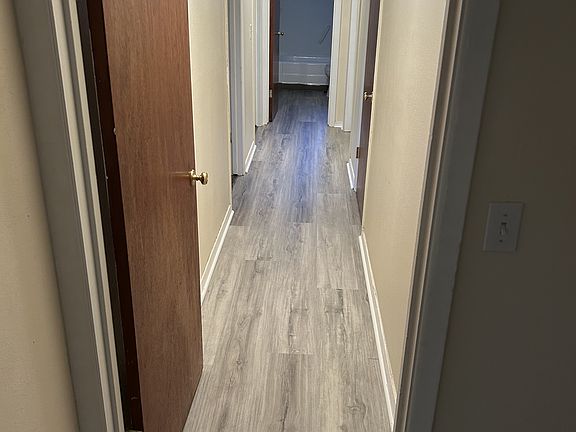 5th image of 765 NE Commercial St #1